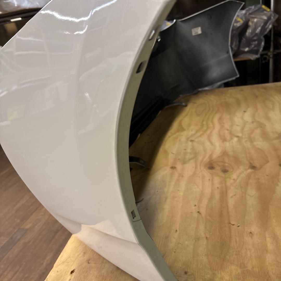 (53) 30プリウス　社外リアバンパー 070