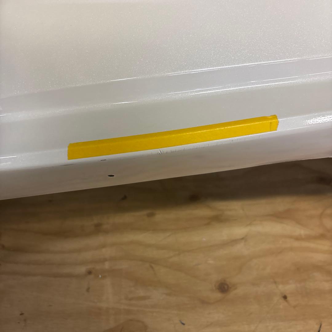 (53) 30プリウス　社外リアバンパー 070