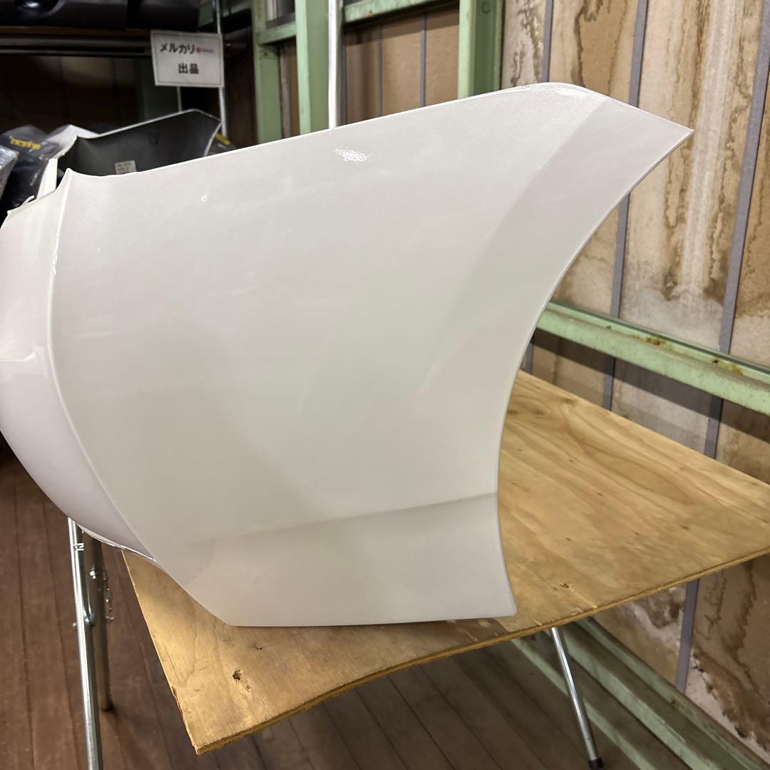 (53) 30プリウス　社外リアバンパー 070