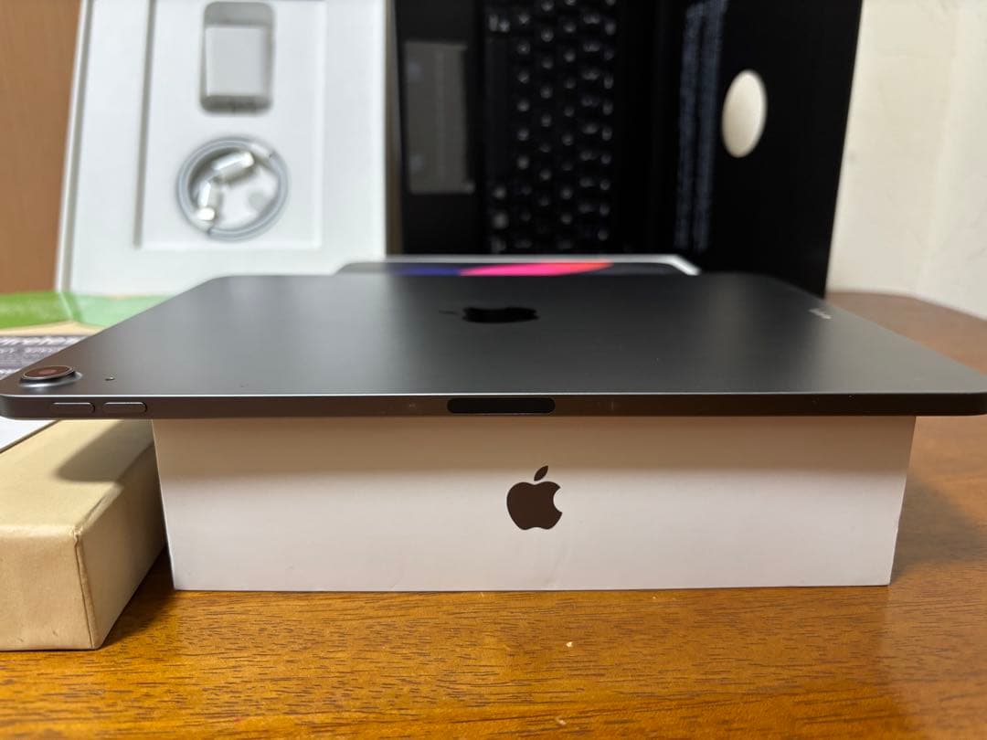 【極美品】 iPad air 10.9インチ 第4世代 64GB WiFI