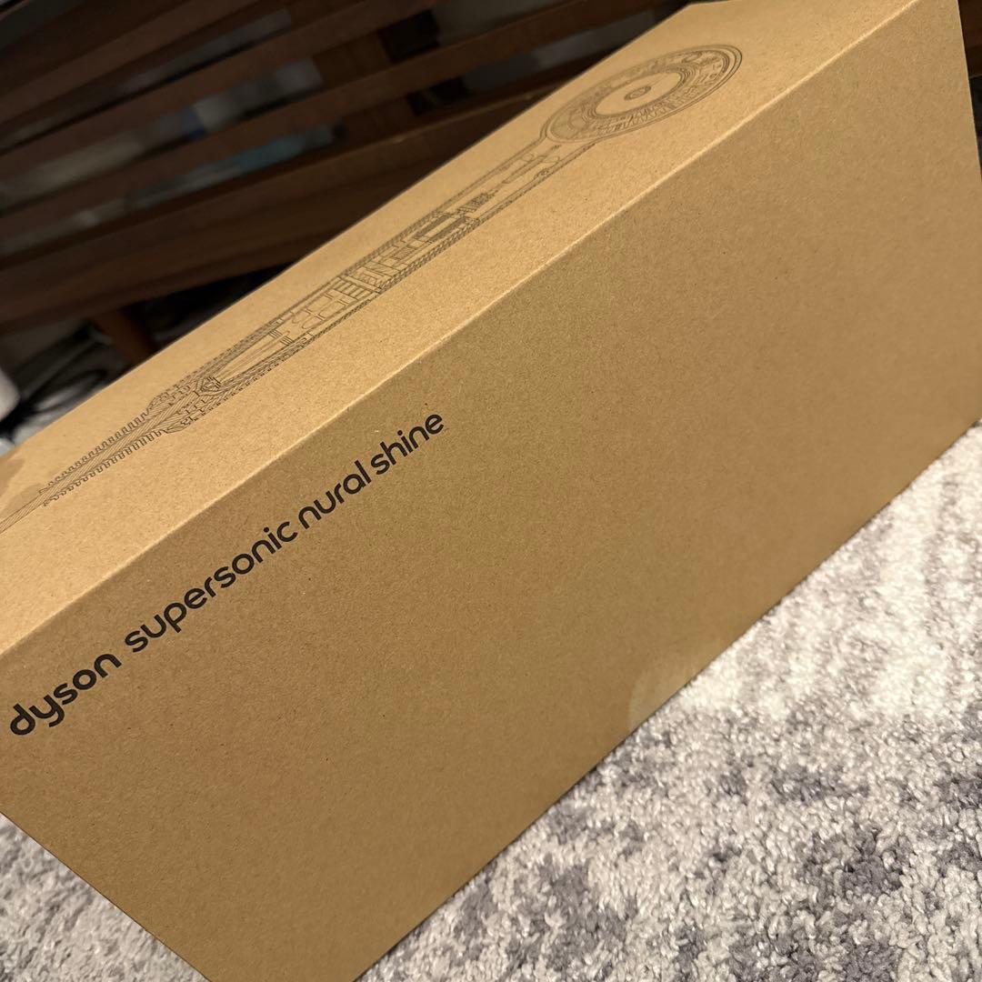 Dyson Supersonic Hair Dryer ピンク