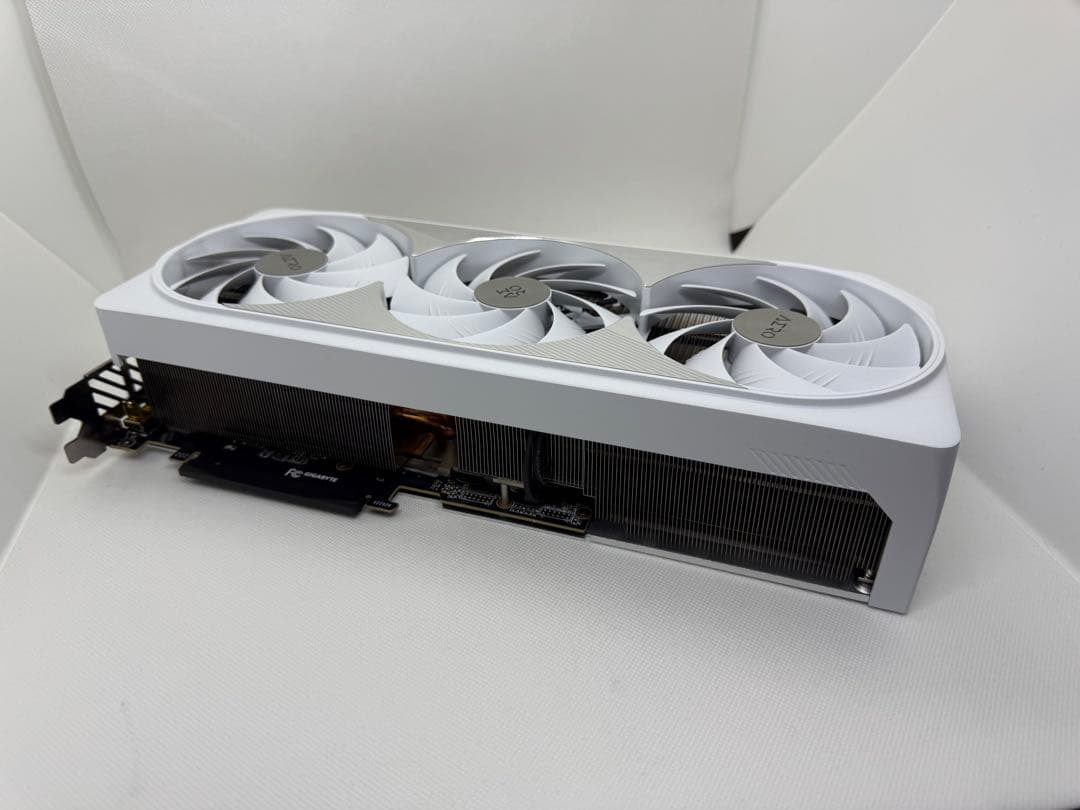 GIGABYTE AERO OC 24G GEFORCE RTX 4090 白