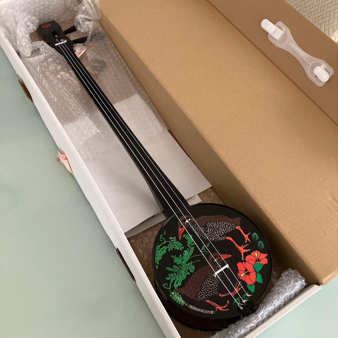 【未使用】カンカン三線　カンカラ三線　ヤンバルクイナとハイビスカス柄　沖縄