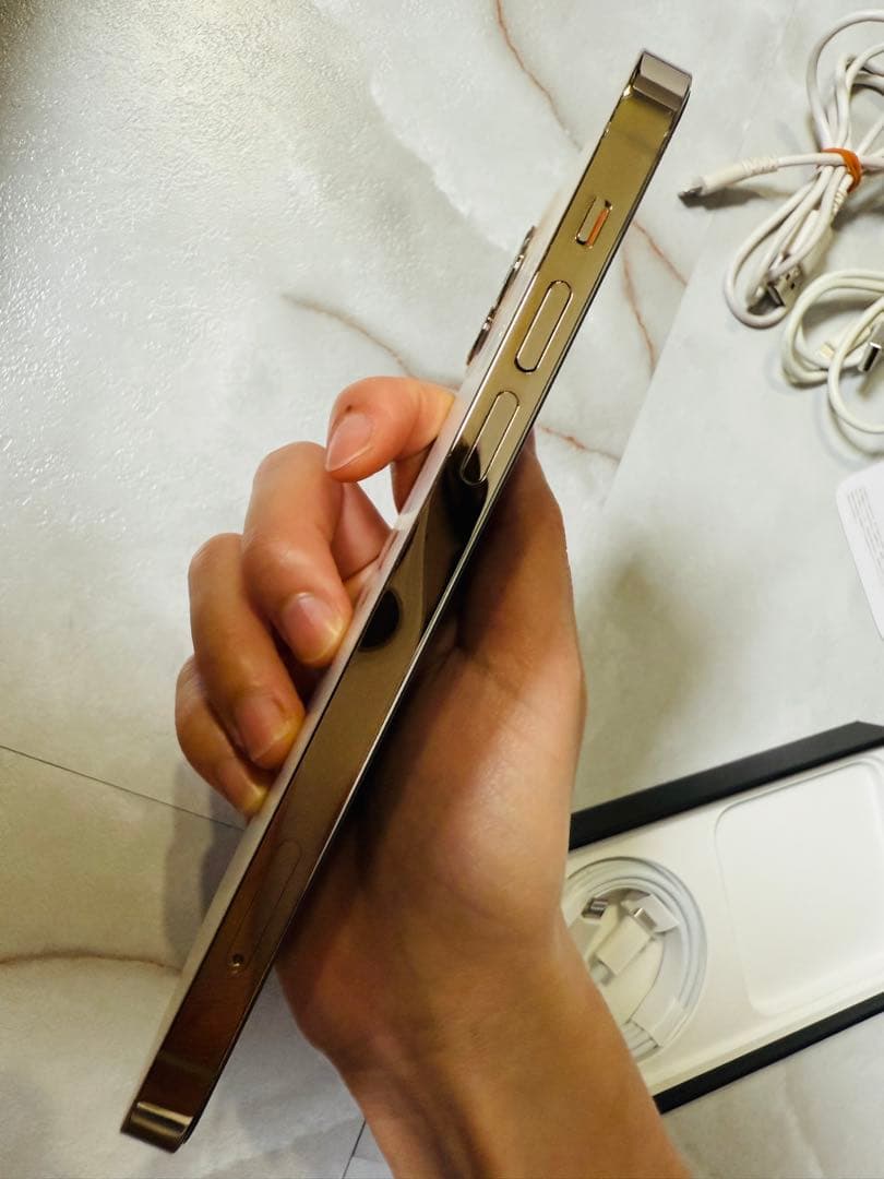 おまけケーブル付き！iPhone12Pro ゴールド 512GB SIMフリー