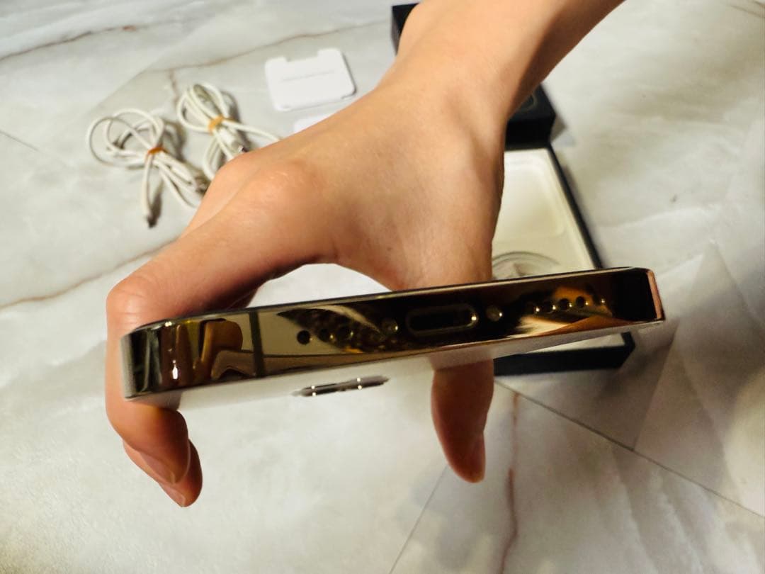 おまけケーブル付き！iPhone12Pro ゴールド 512GB SIMフリー