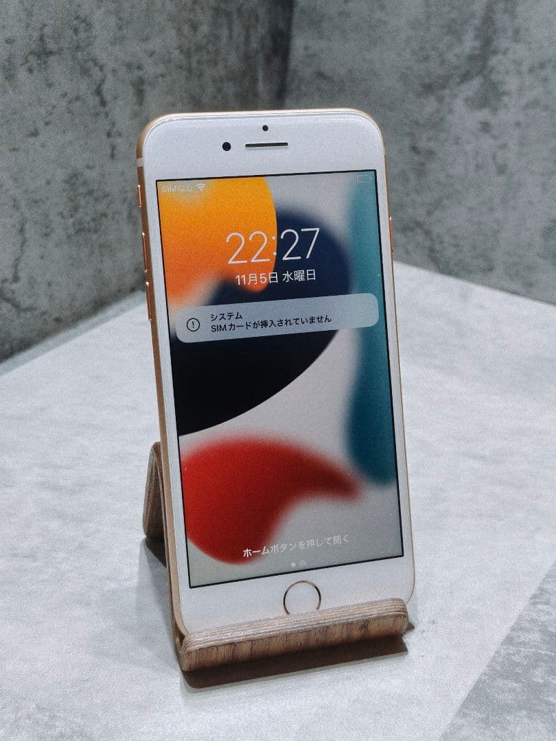 美品 iPhone8 64GB SIMロック解除済み スマホ