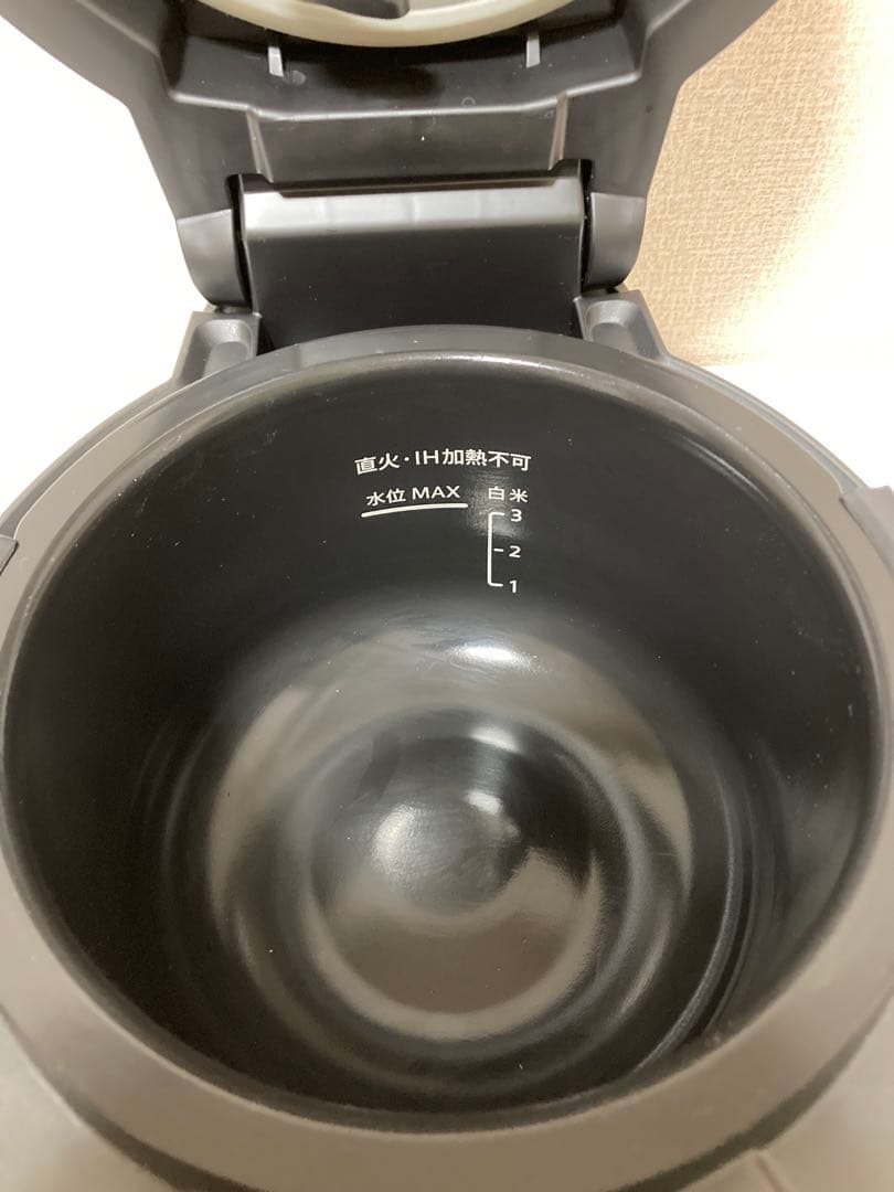 【目立った傷や汚れなし】シャープ 水なし自動調理鍋 KN-HW10E-W