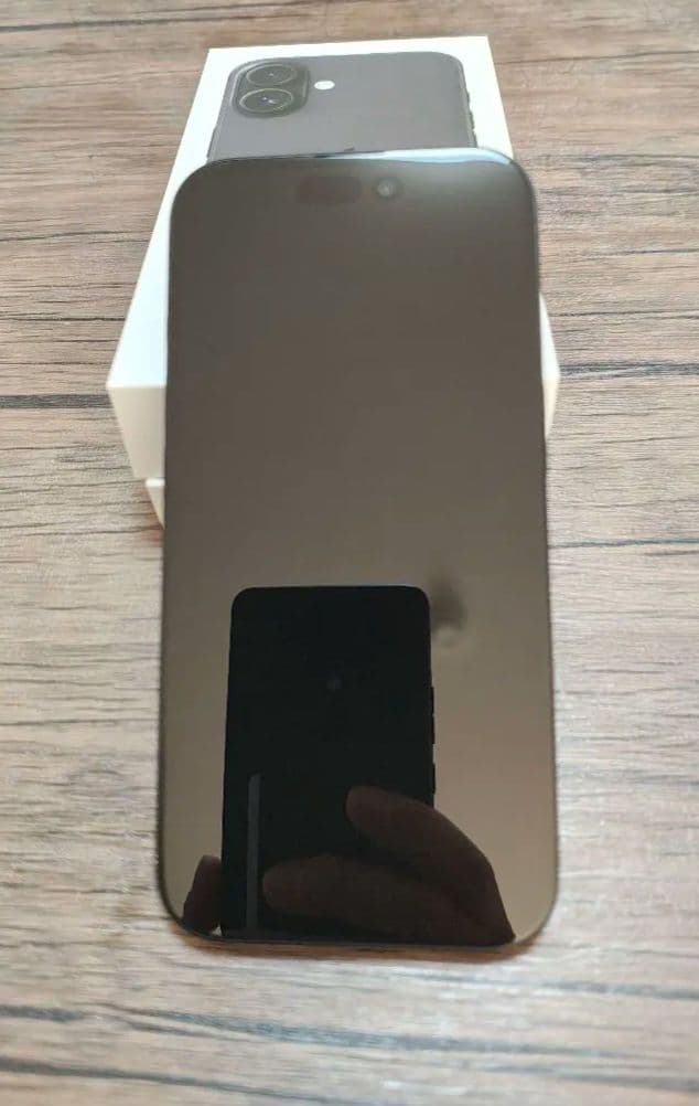 iPhone 16 128　Apple購入 SIMフリー 美品 バッテリー95％