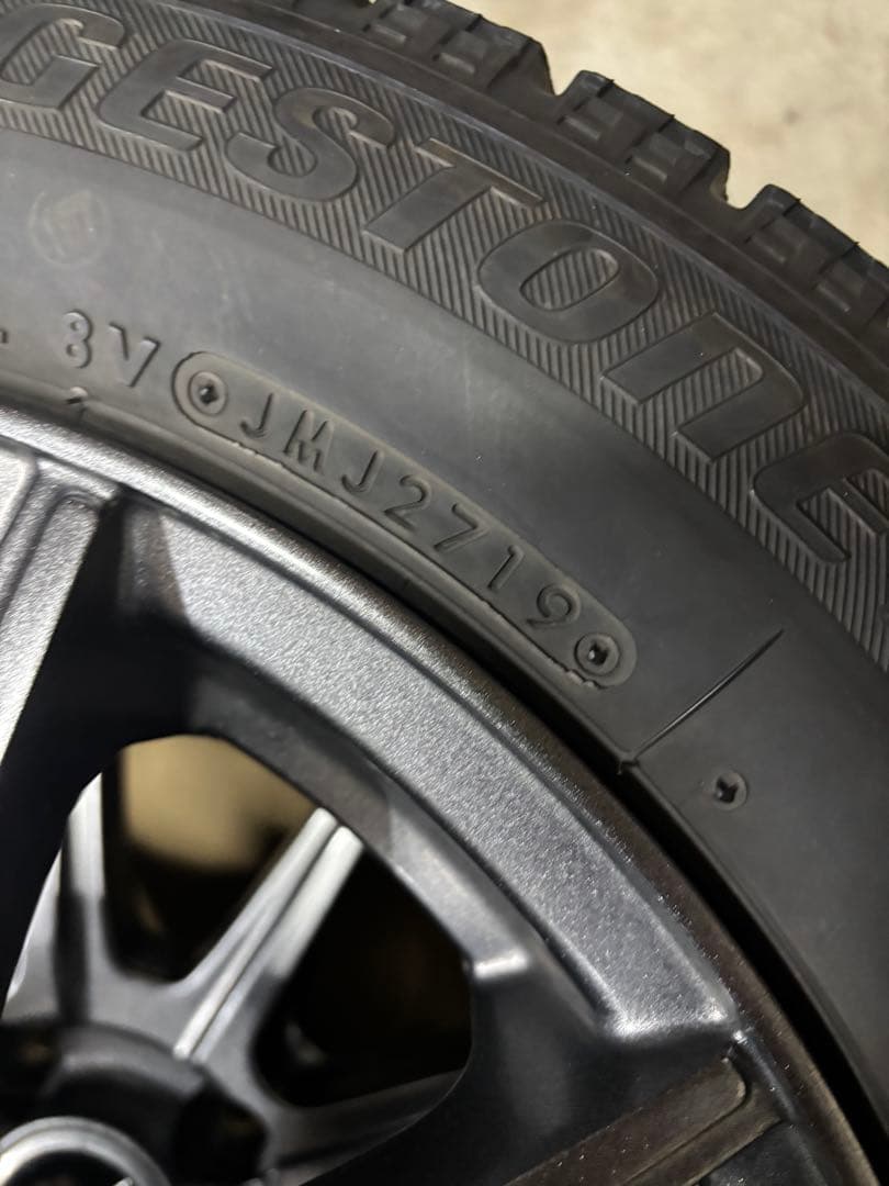 美品　ブリザックVRX 155/65R14 タイヤ・ホイールセット　スタッドレス