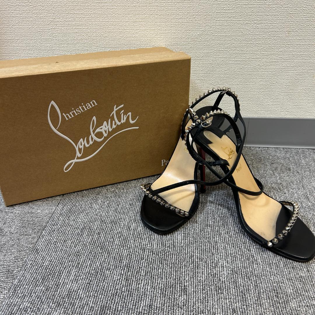 クリスチャンルブタン スタッズサンダル ブラック