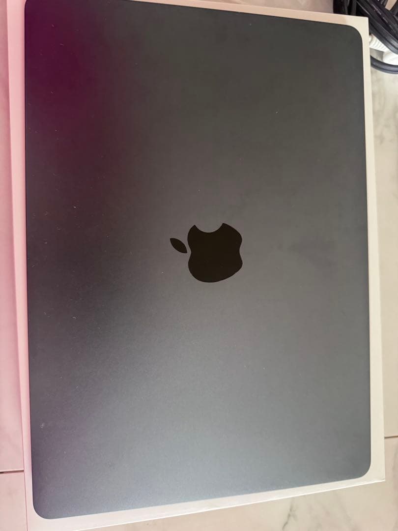 Apple MacBook Air 13.6inch M2チップ