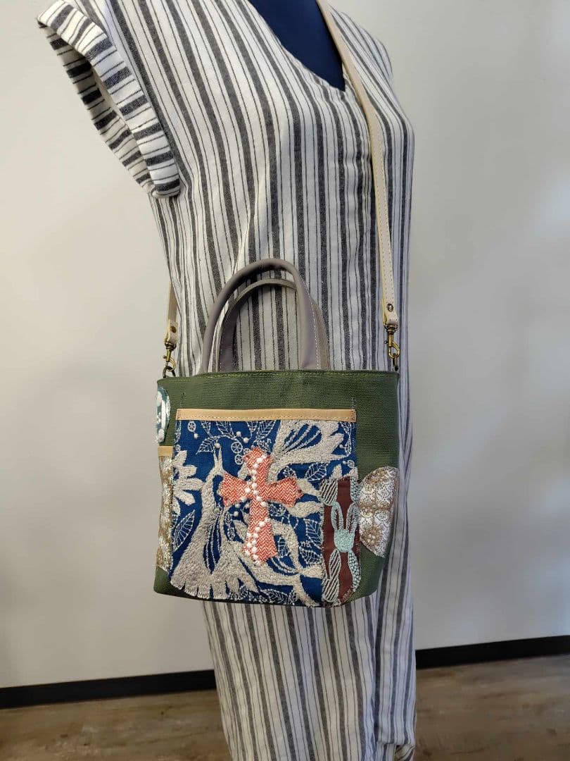 ミナペルホネン /タンバリンクロスカケラパッチ/しきりトートSサイズ/カーキ