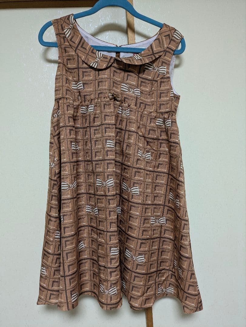 リボン柄ブラウンノースリーブワンピース
