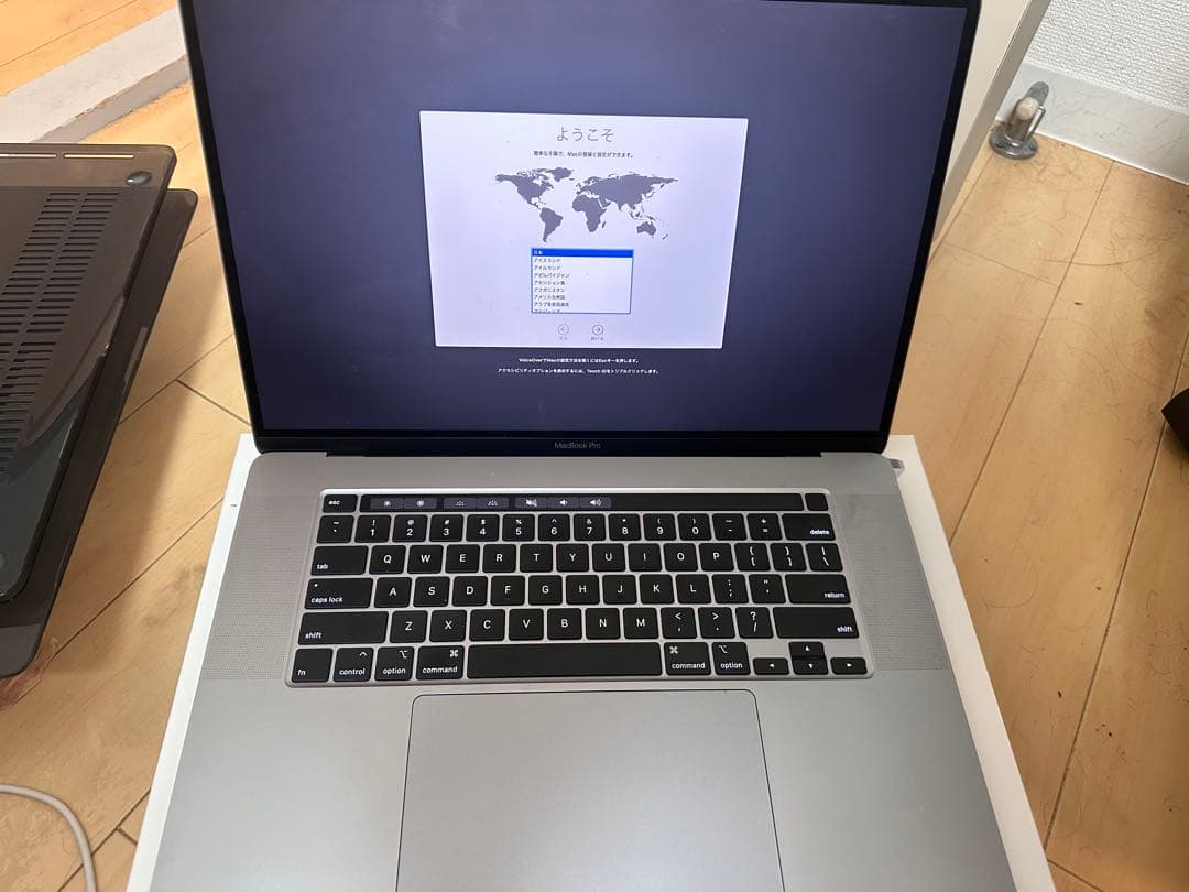 MacBook本体 MacBook Pro 16 2019 i9 2.4Ghz 64GB 1TB