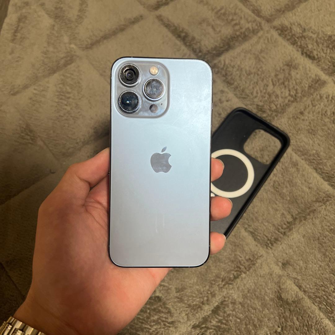 iPhone13pro 本体 カメラ割れあり