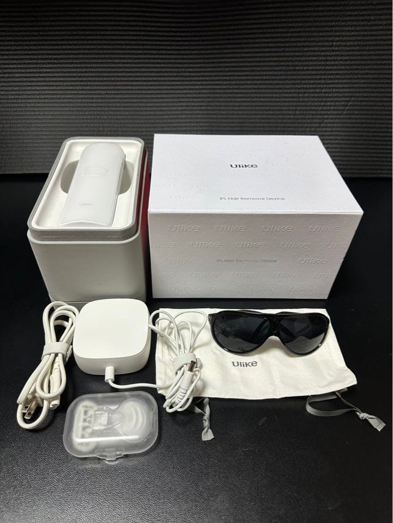 Ulike 脱毛器 本体 充実の付属品付き