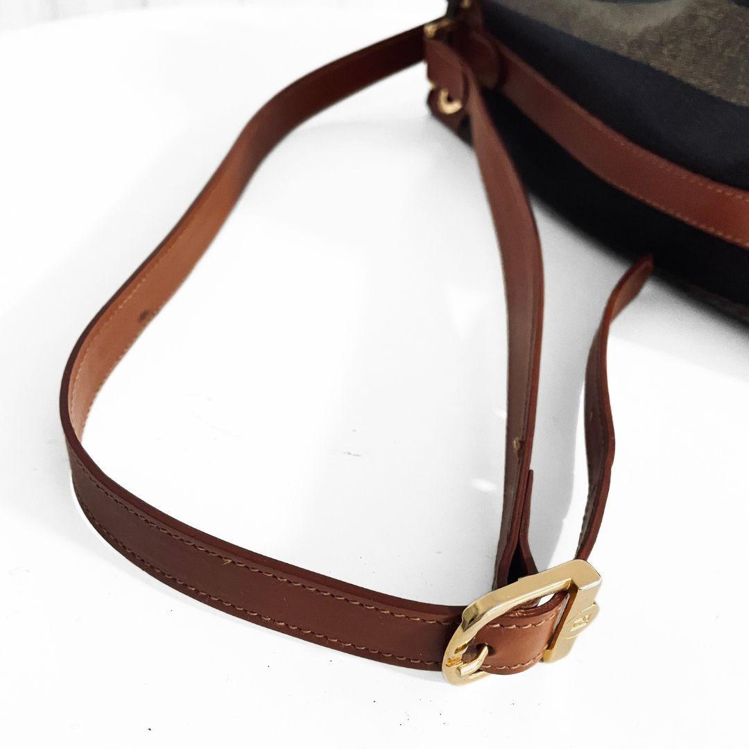 FENDI フェンディ ペカン ポーチ付き ショルダーバッグ 巾着 ゴールド金具