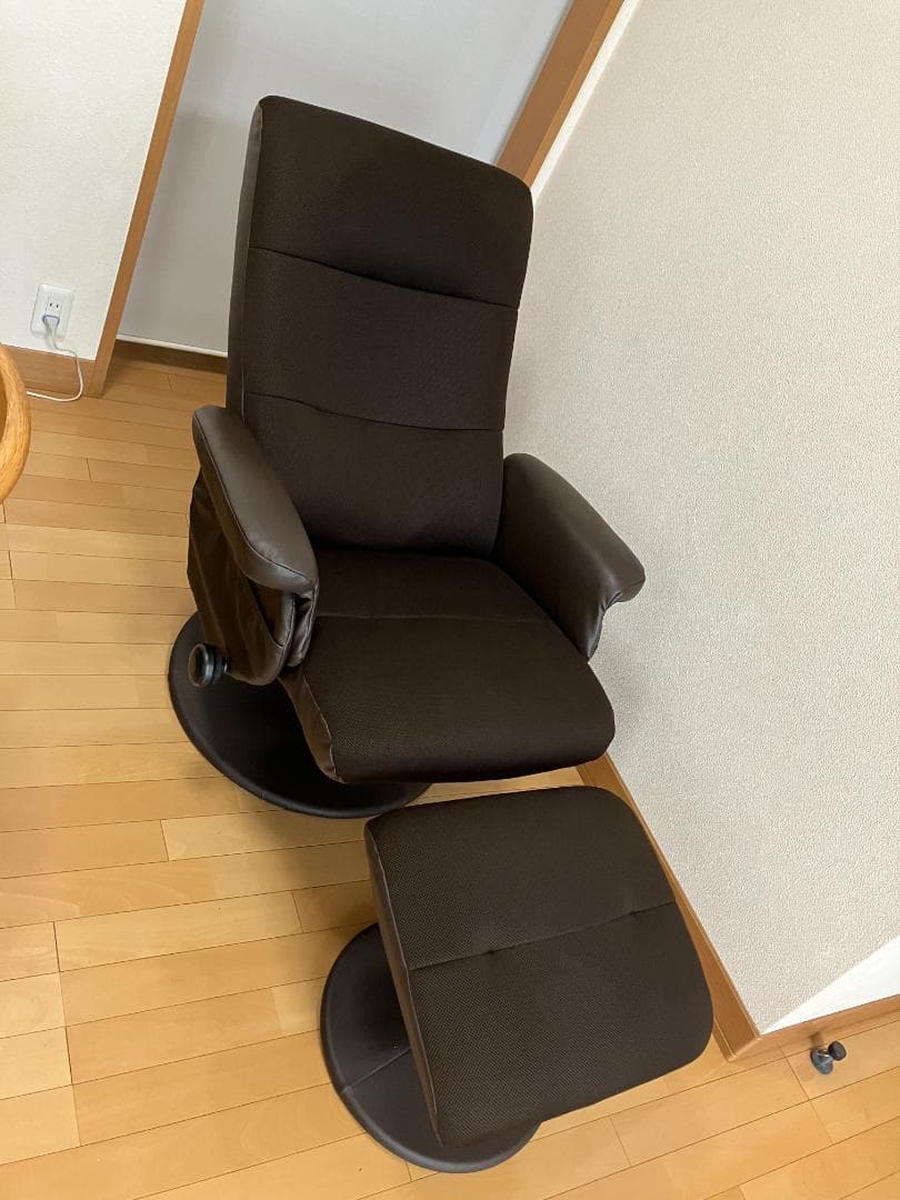 ニトリ パーソナルチェア Dメッシュ オットマン付き