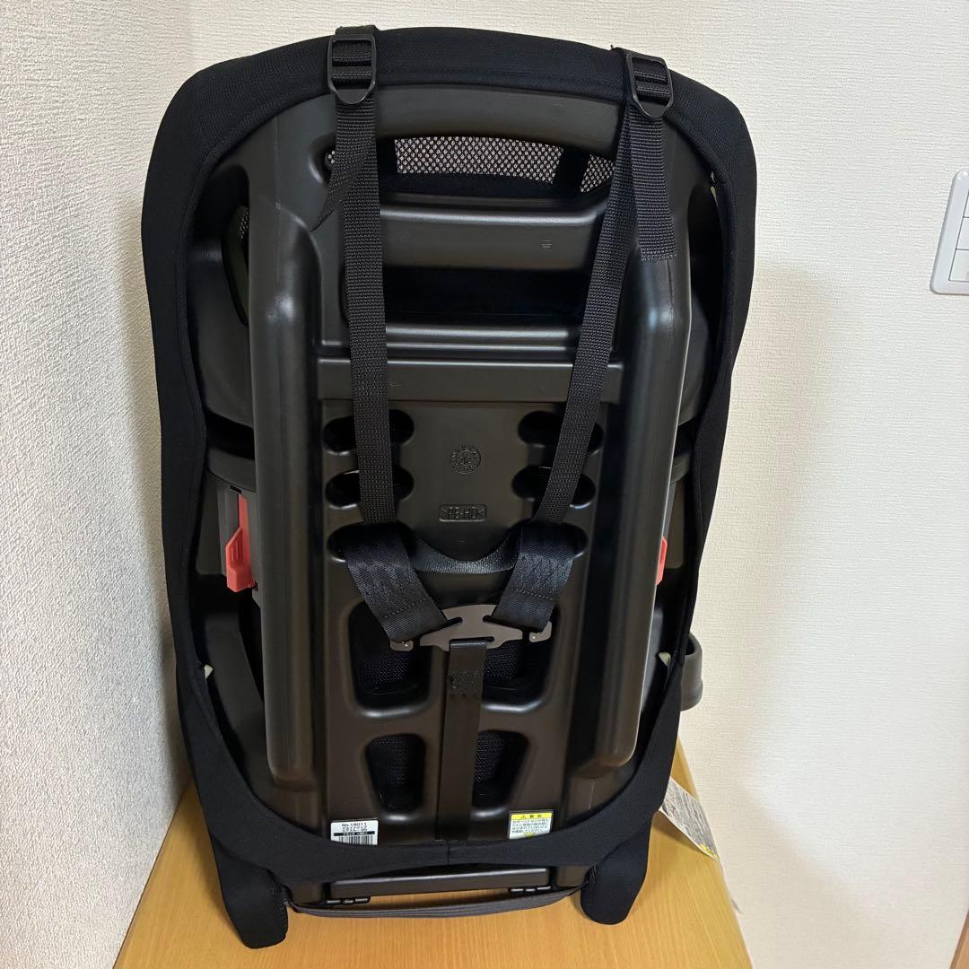 コンビ ジョイトリップ エアスルー GG ブラック ジュニアシート