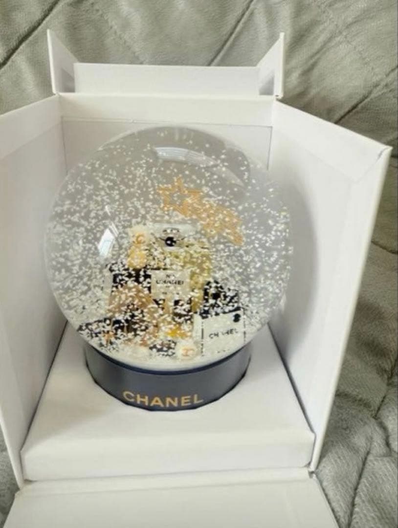 【訳あり】　シャネル　ノベルティ　スノードーム　2025ホリデー限定