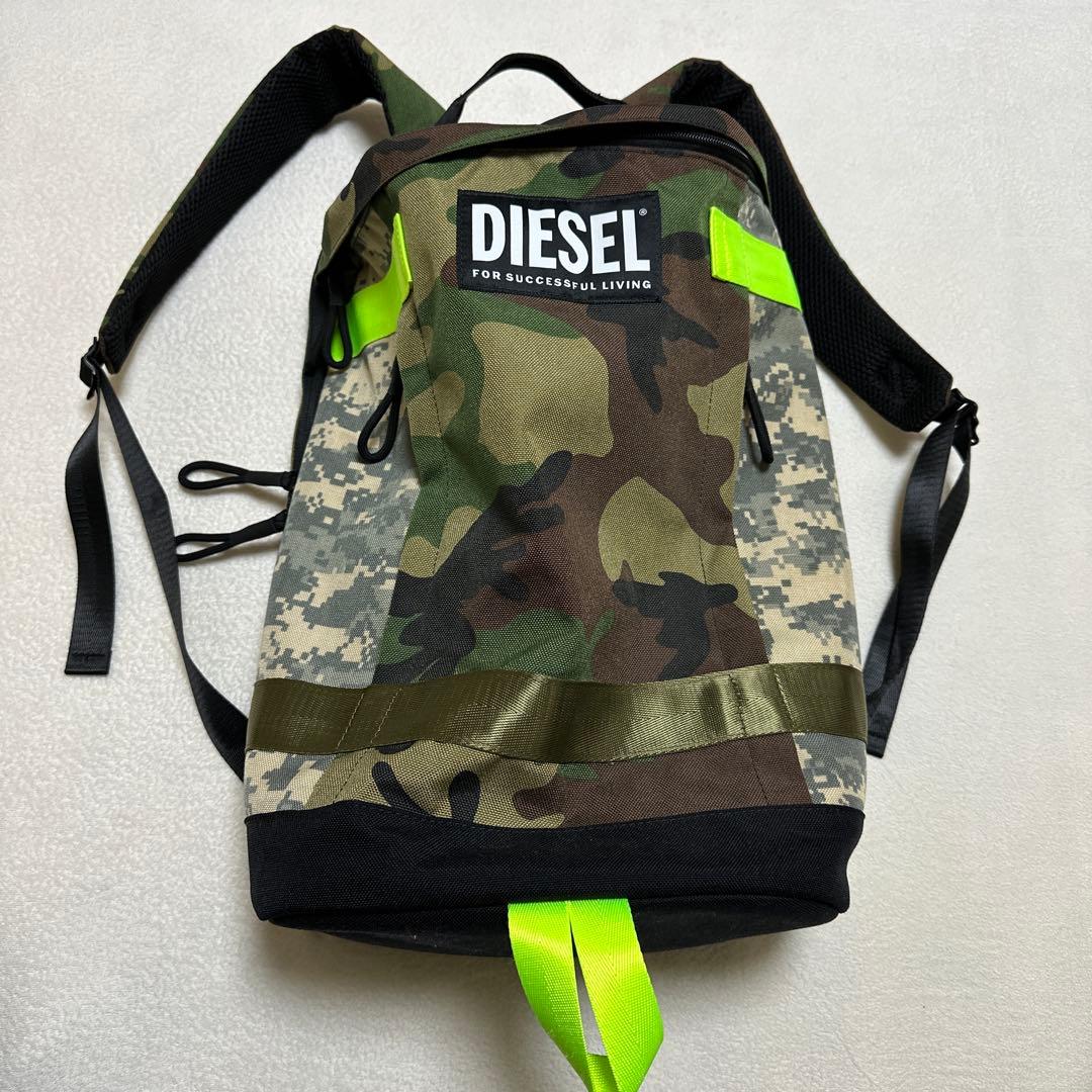 【美品】定価 45000円 DIESEL 迷彩リュック リフレクター付 値下げ可