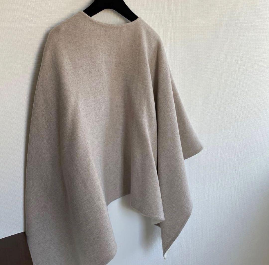 セール✨マックスマーラ　白タグケープコート　人気スタイリスト愛用　ポンチョ　F