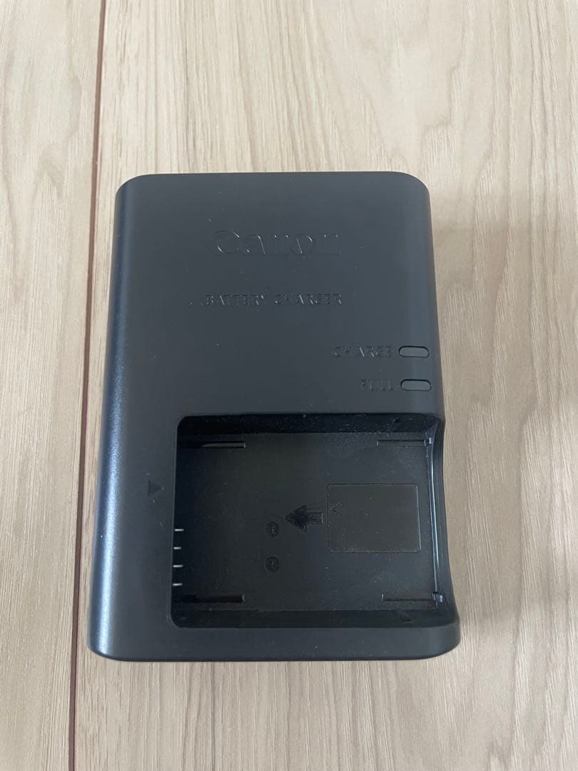 【週末限定値下げ】Canon EOS M（ホワイト）・ダブルレンズキット