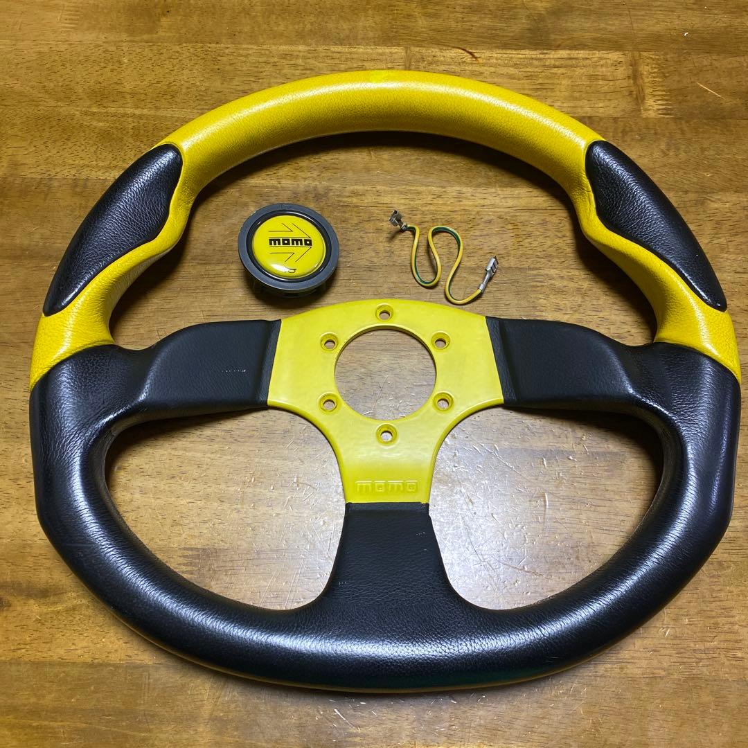 momo モモ　ステアリング コマンド　Command　黄色　イエロー