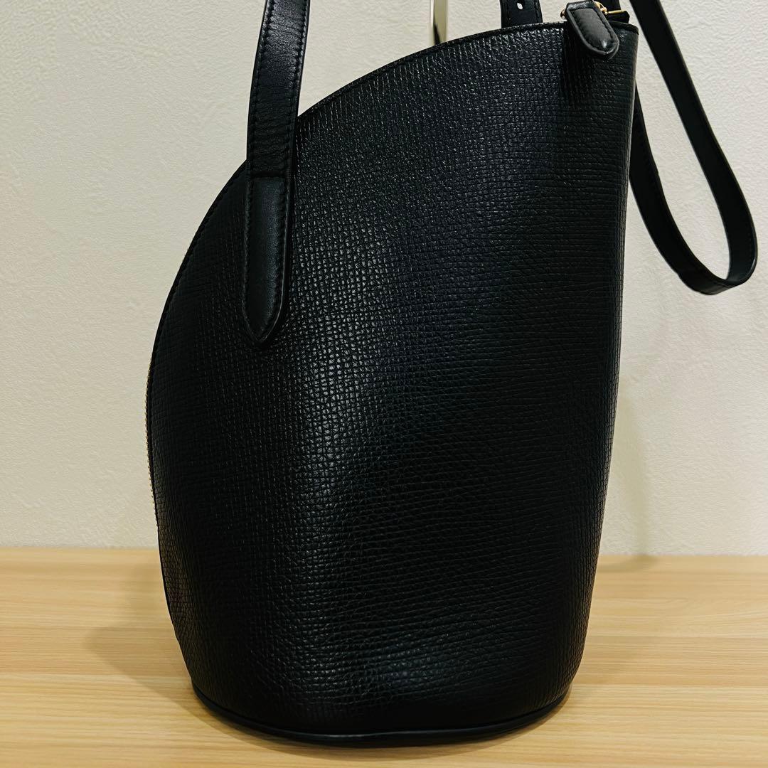 スマイソン ショルダーバッグ 黒 レザー クォータームーン クロスボディ