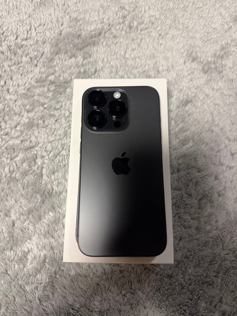 【美品】iPhone15Pro ブラックチタニウム　256GB