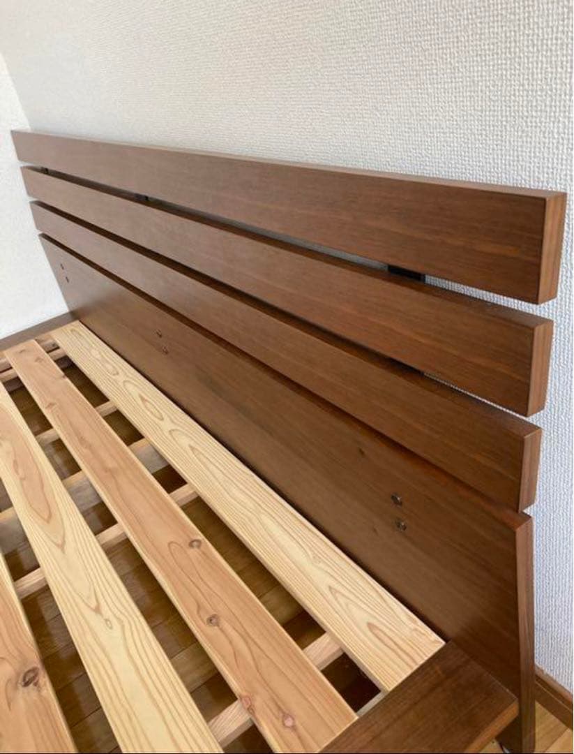 アクタス　木製クイーンベッドフレーム ダークブラウン