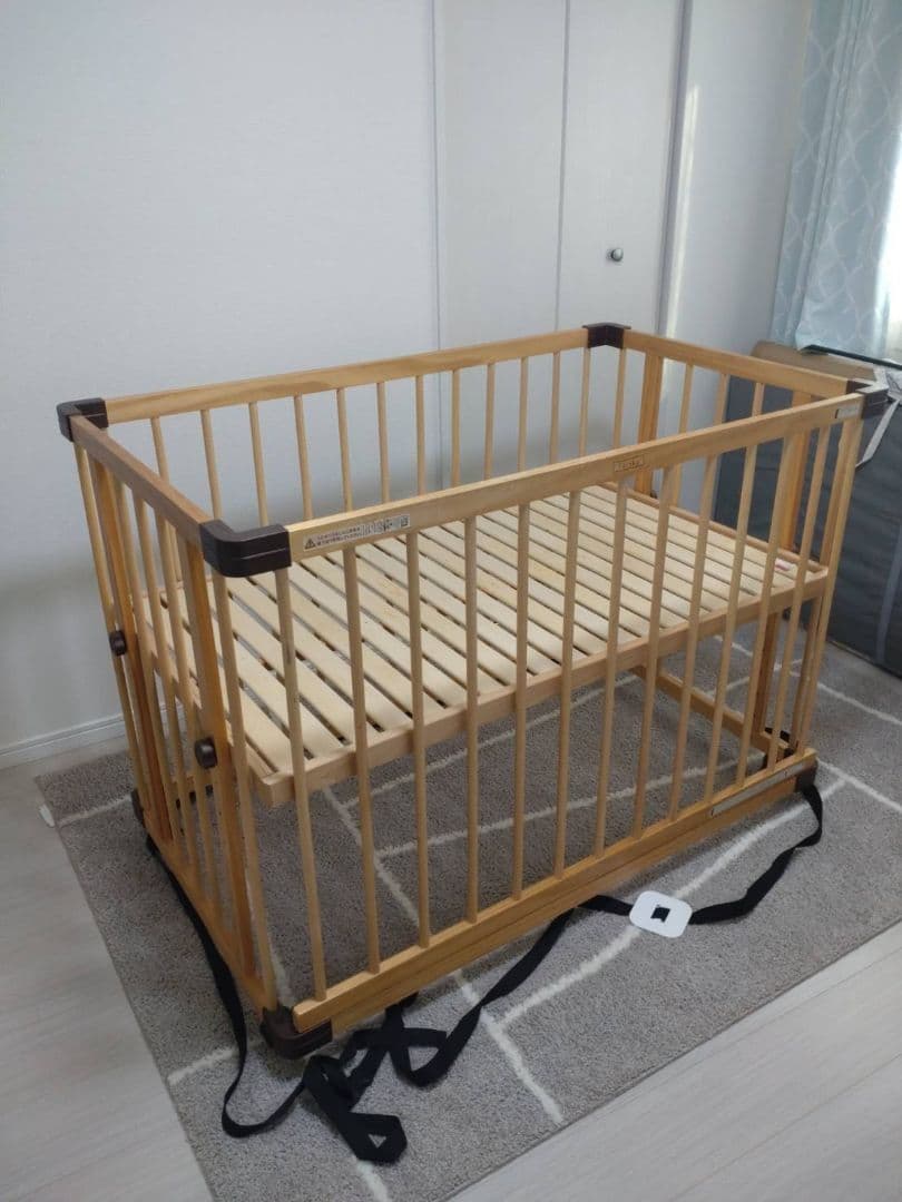 ファルスカ　ベビーベッド　03