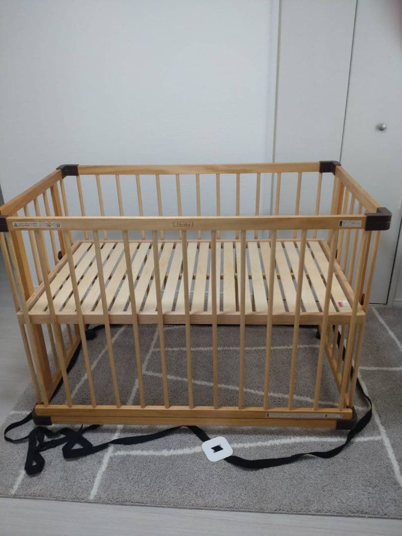 ファルスカ　ベビーベッド　03
