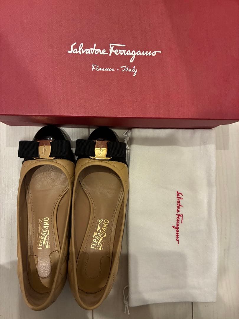 フェラガモ VARINA ヴァリナ