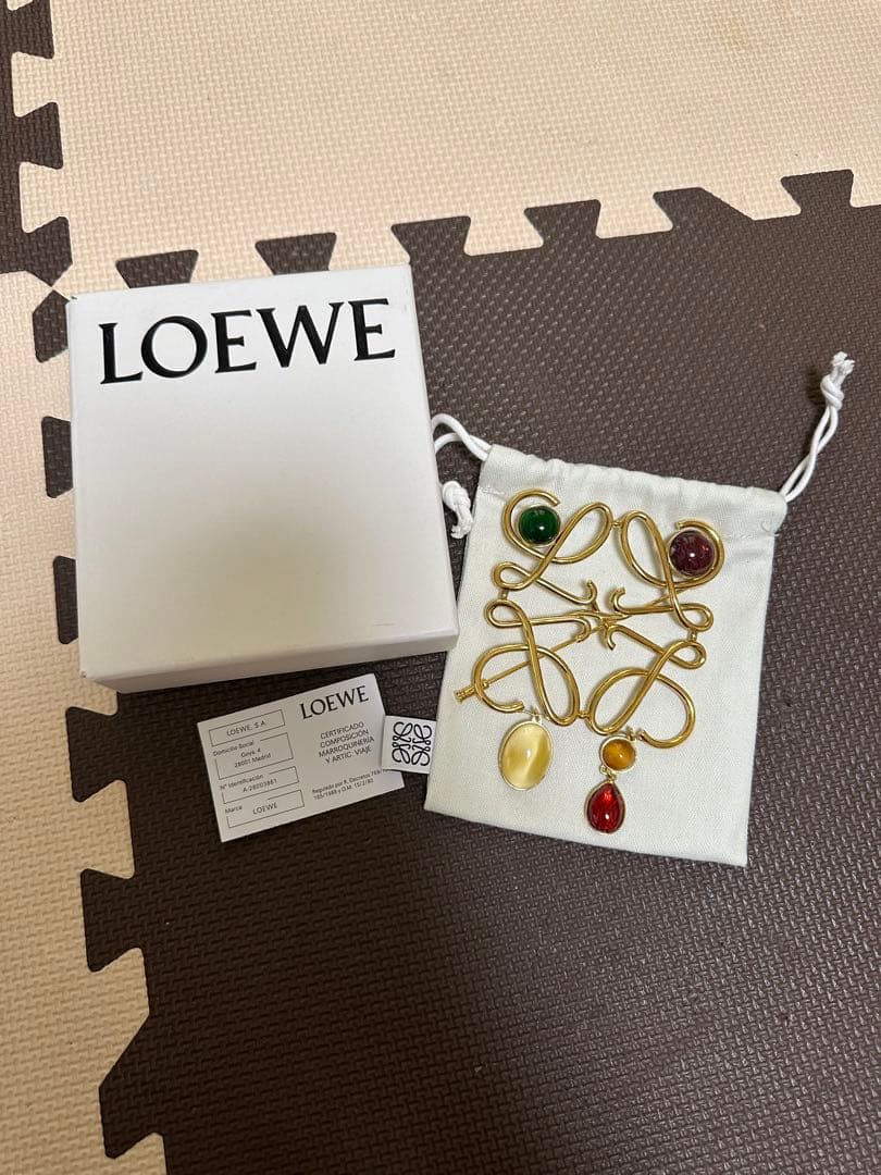 ロエベ　LOEWE ブローチ