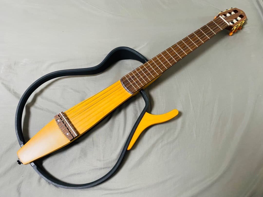 和楽器 YAMAHA SLG 100N