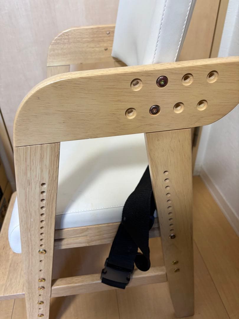 タンスのゲン　ガード付きハイチェア