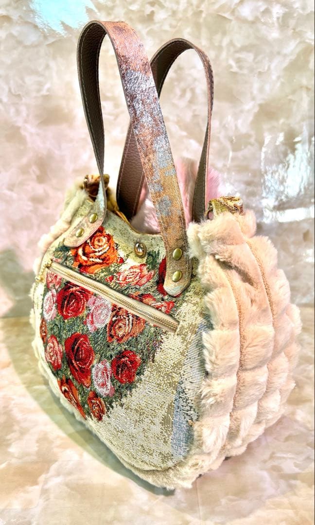 あ*き様 コヤンイサムチョン　ぽってり本革持ち手のバッグ　　　　ベージュファー