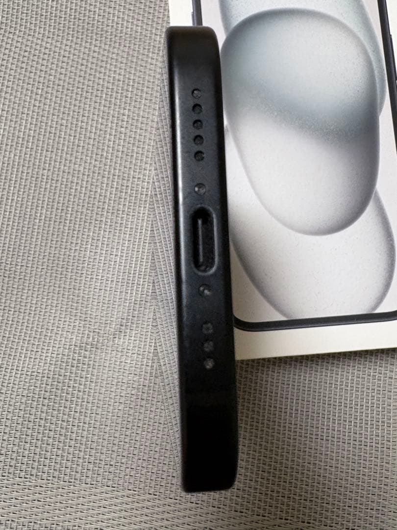 【バッテリー97%】iPhone15 128GB SIMフリー 黒 ＋ ケース