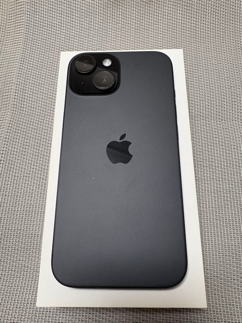 【バッテリー97%】iPhone15 128GB SIMフリー 黒 ＋ ケース