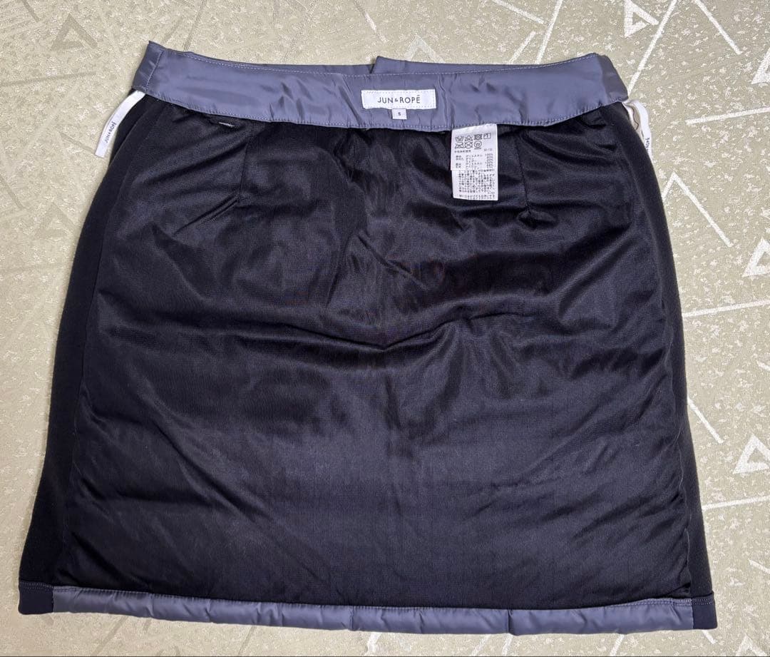 美品　ジュンロペ　蓄熱裏地付きゴルフダウンスカート