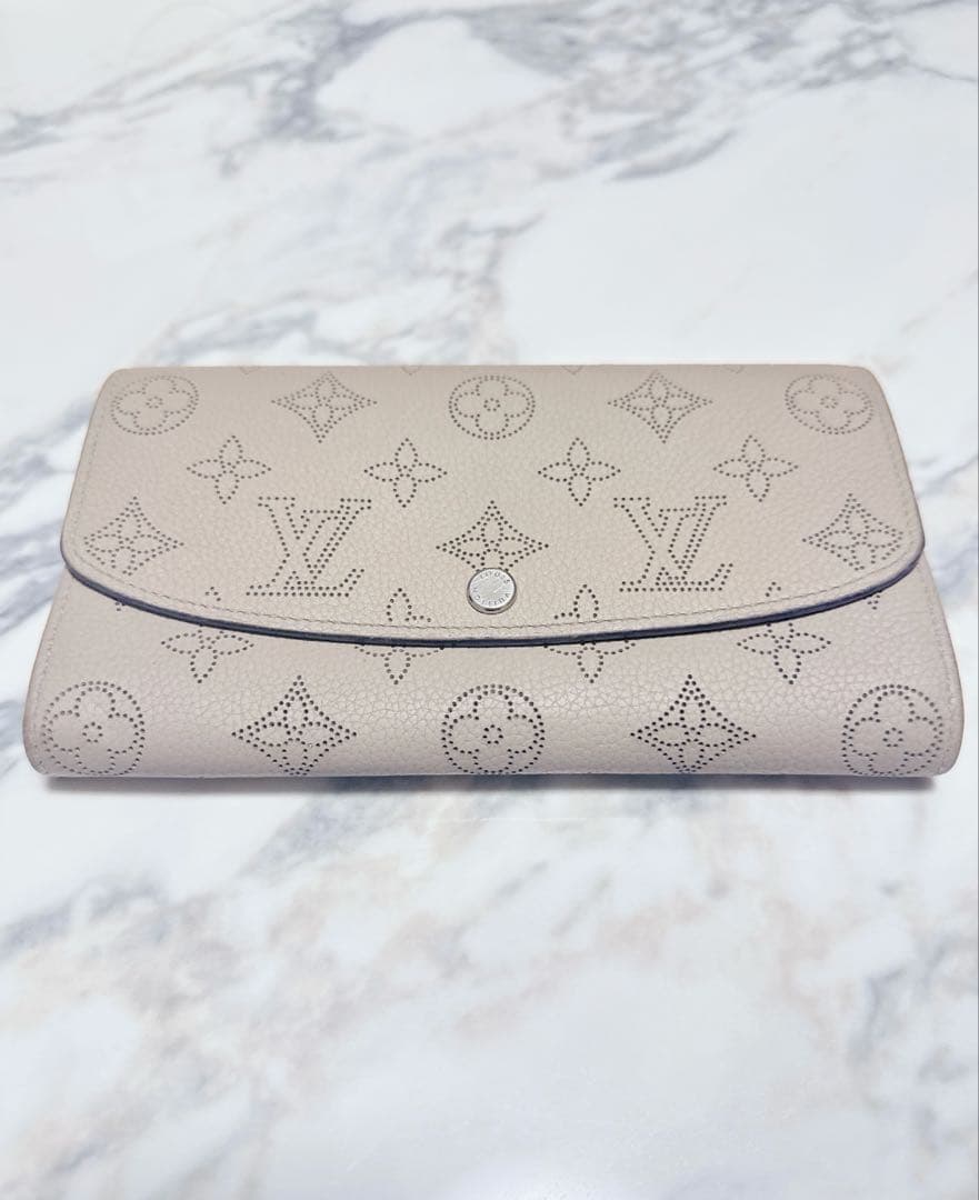 ルイヴィトン　マヒナ　ポルトフォイユ　イリス　長財布　ウォレット　ベージュ
