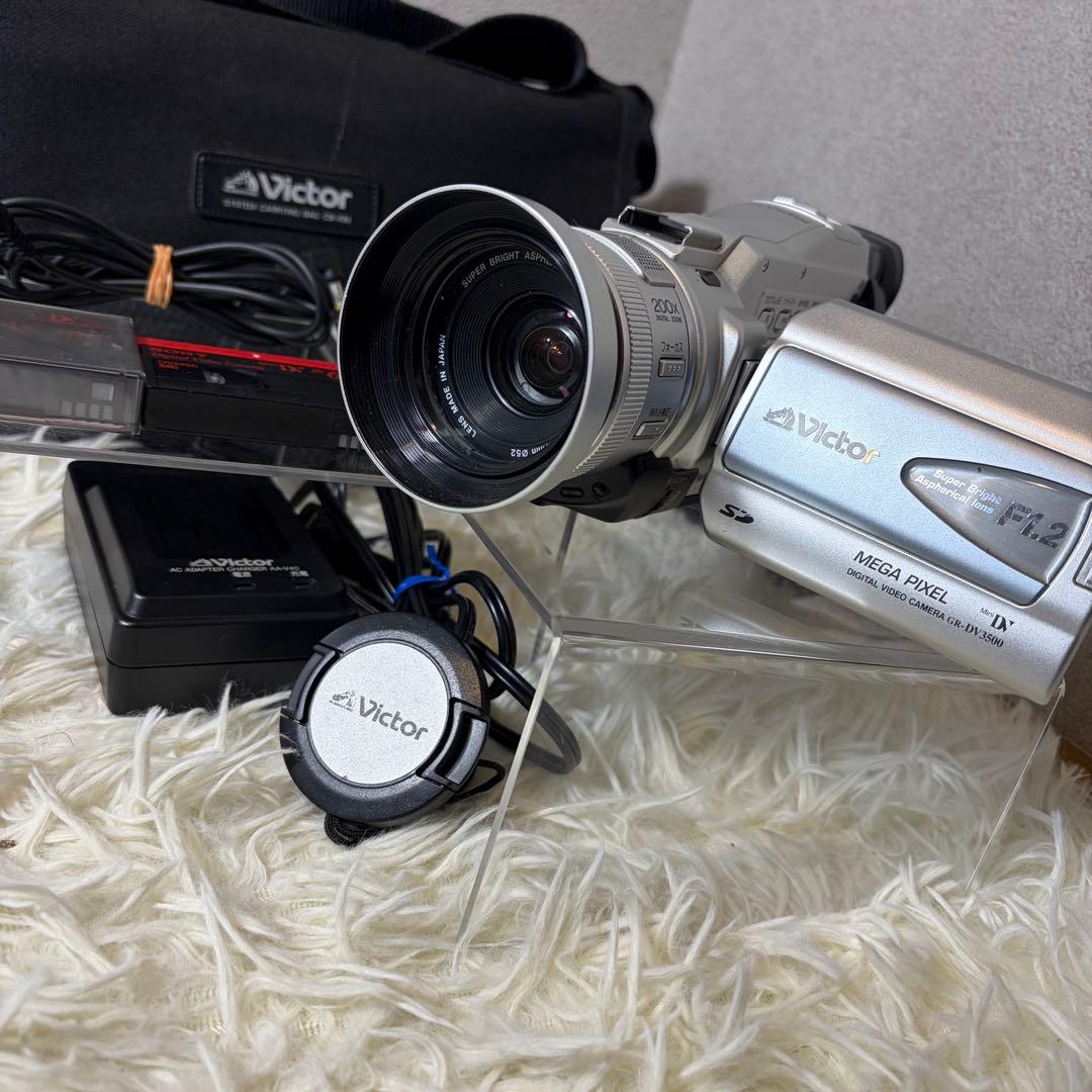 【極美品】Victor ビクター ビデオカメラ GR-DV3500 付属品多数