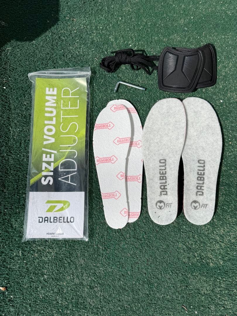 22/23 DALBELLO DRS SS 25.5cm定価は115,500円