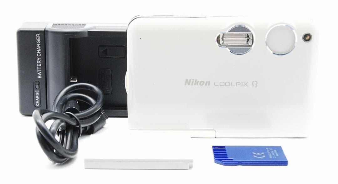 【美品/動作確認済】Nikon CoolPix S3ホワイト　バッテリー充電器付