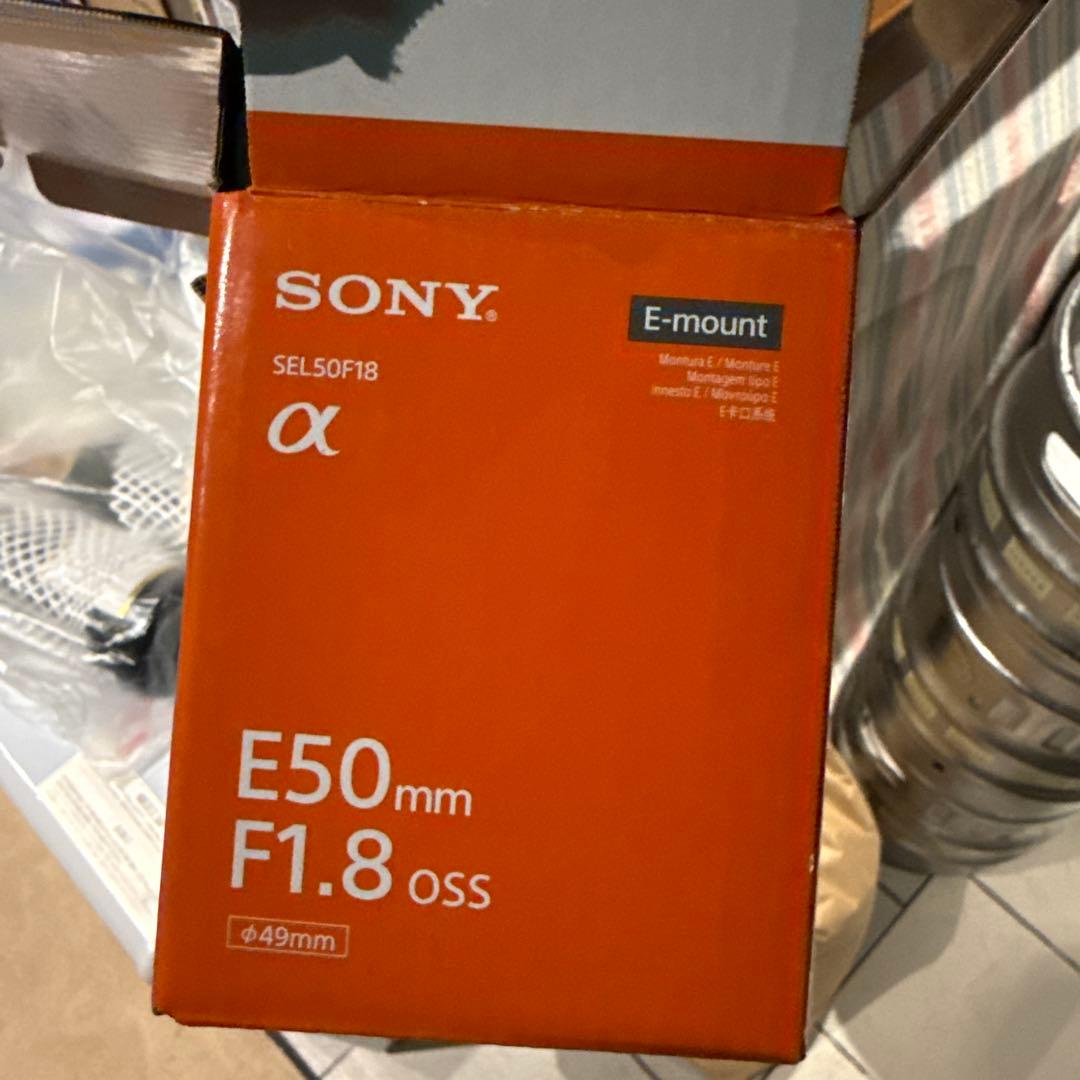 SONY E 50mm F1.8 OSS レンズのみ