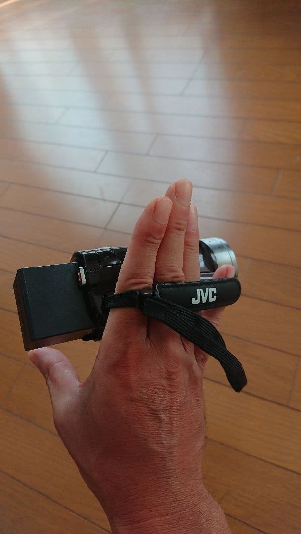 JVC Everio ビデオカメラ  GZ-E565-T