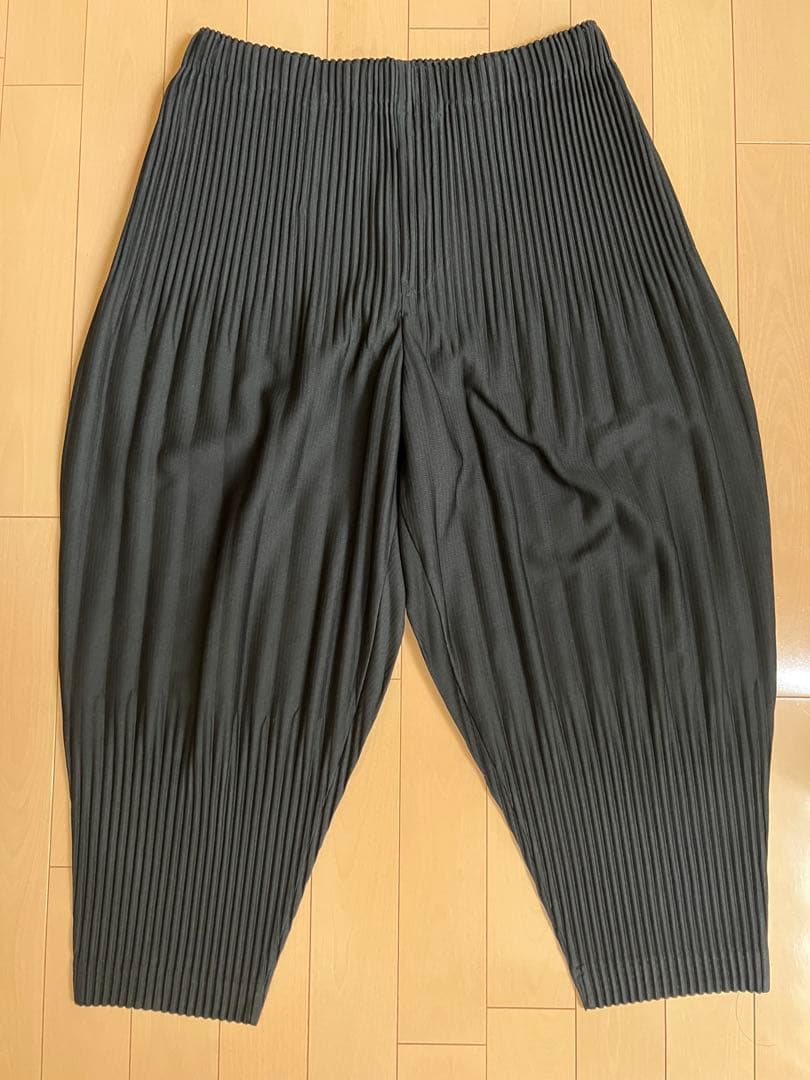 Homme Plisse バルーンパンツ(9分丈、サイズ3、ブラック)