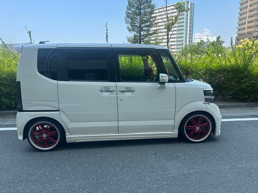 27年式　ホンダ N-BOXカスタム　ターボ　車検R8 8月まで