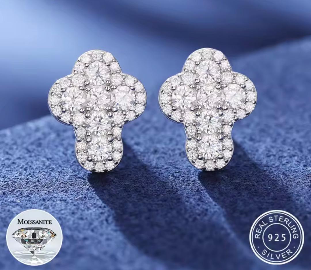 【大人気】モアサナイト×シルバー925 クロスデザイン ピアス　ユニセックス